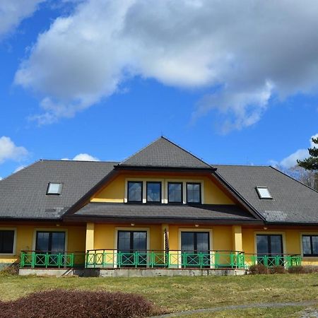 Camping V Raji - Palda Rovensko pod Troskami Buitenkant foto