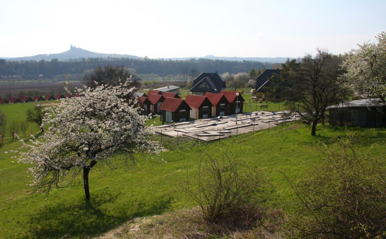 Camping V Raji - Palda Hotel Rovensko pod Troskami Buitenkant foto