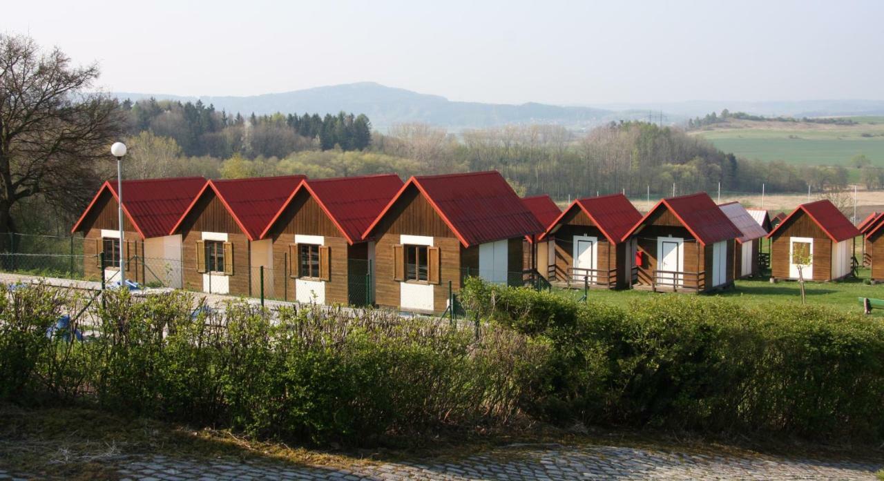 Camping V Raji - Palda Hotel Rovensko pod Troskami Buitenkant foto