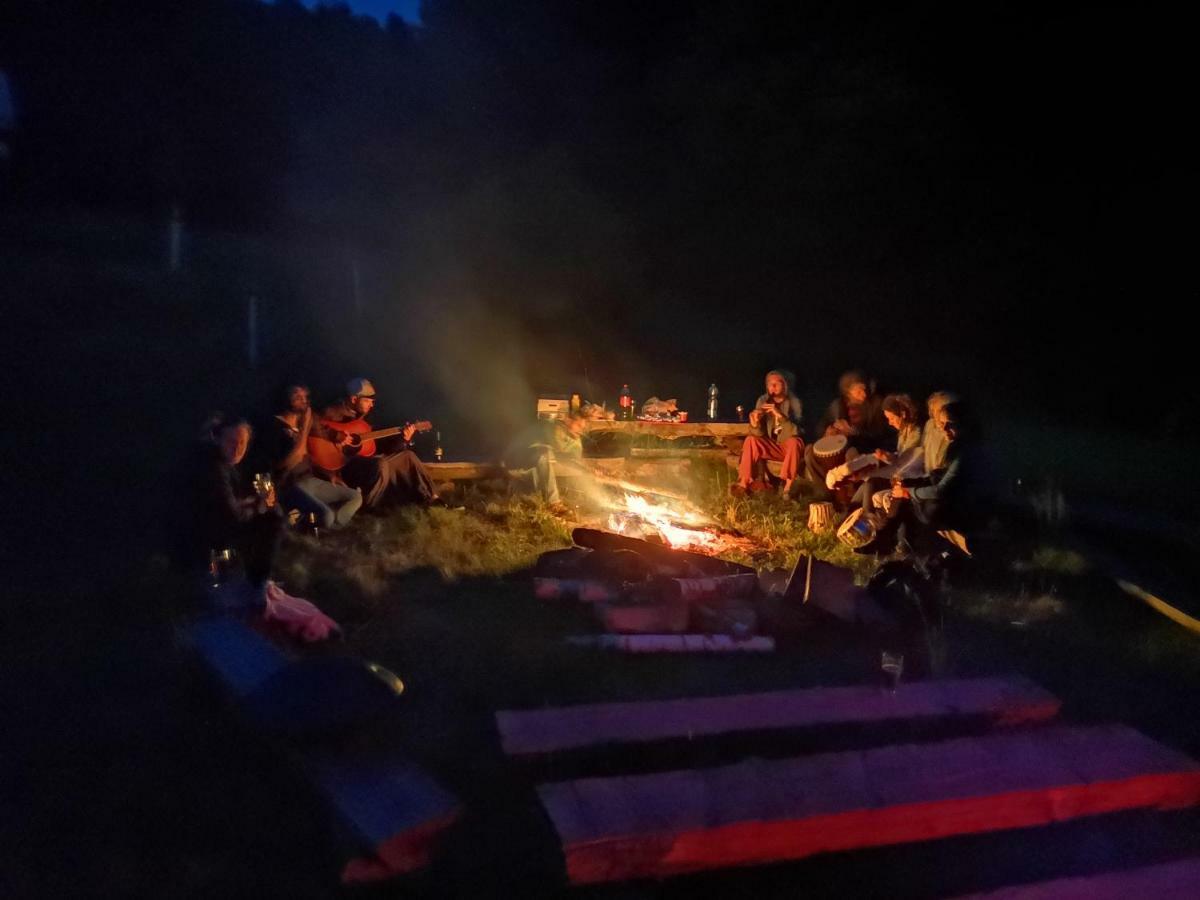 Camping V Raji - Palda Rovensko pod Troskami Buitenkant foto