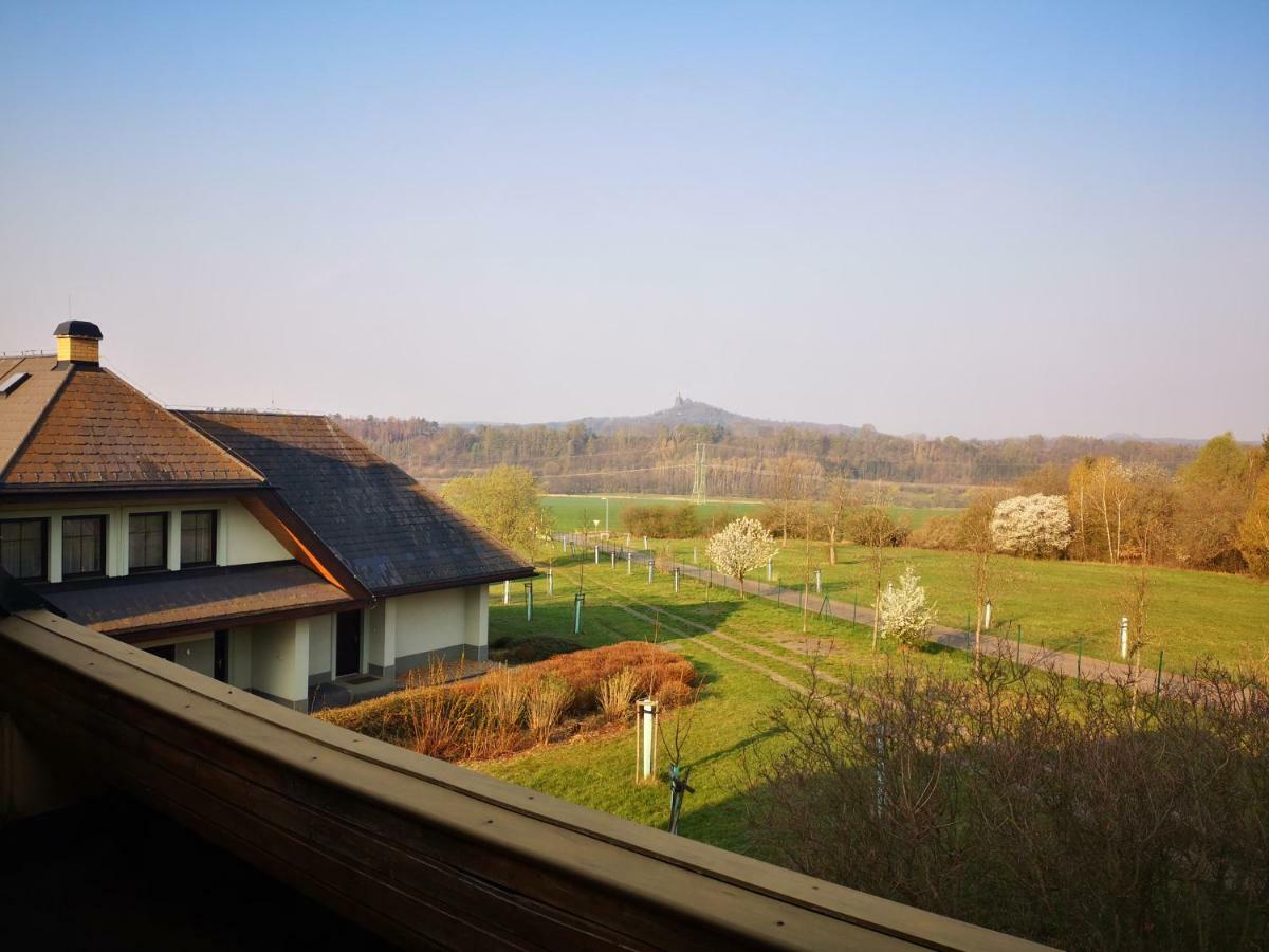 Camping V Raji - Palda Hotel Rovensko pod Troskami Buitenkant foto