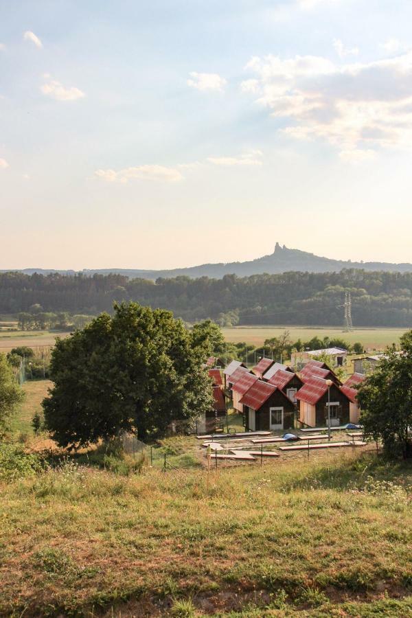 Camping V Raji - Palda Hotel Rovensko pod Troskami Buitenkant foto