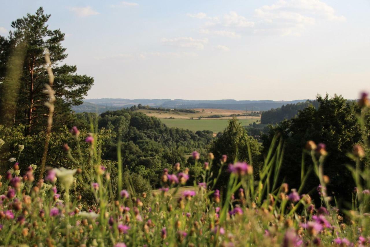 Camping V Raji - Palda Rovensko pod Troskami Buitenkant foto