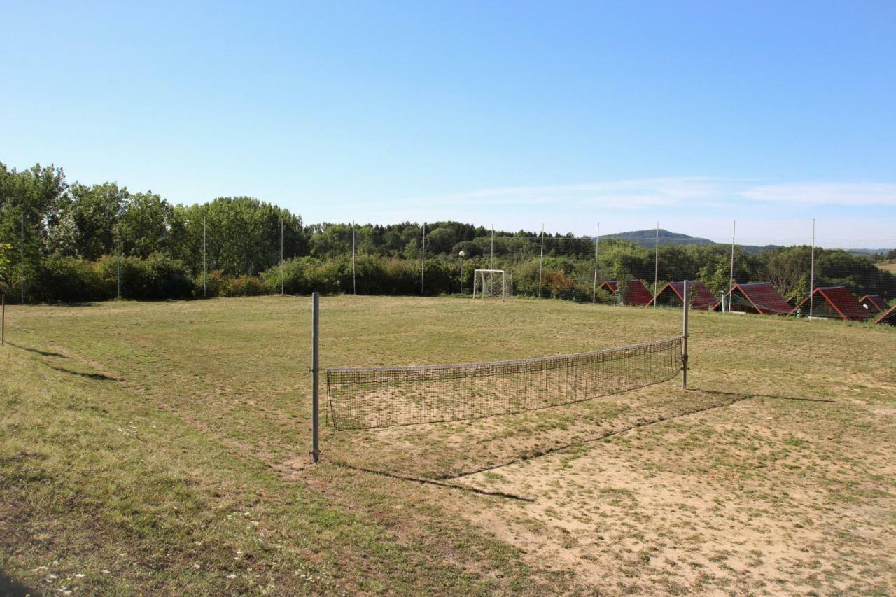 Camping V Raji - Palda Rovensko pod Troskami Buitenkant foto