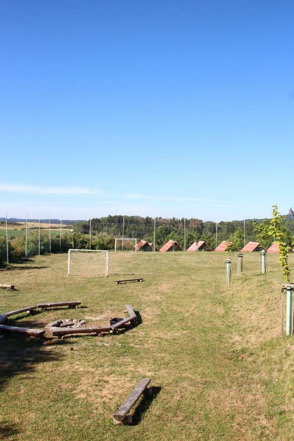 Camping V Raji - Palda Hotel Rovensko pod Troskami Buitenkant foto