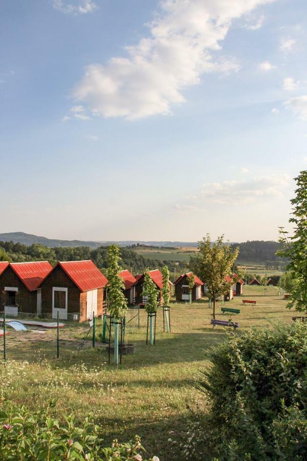 Camping V Raji - Palda Hotel Rovensko pod Troskami Buitenkant foto