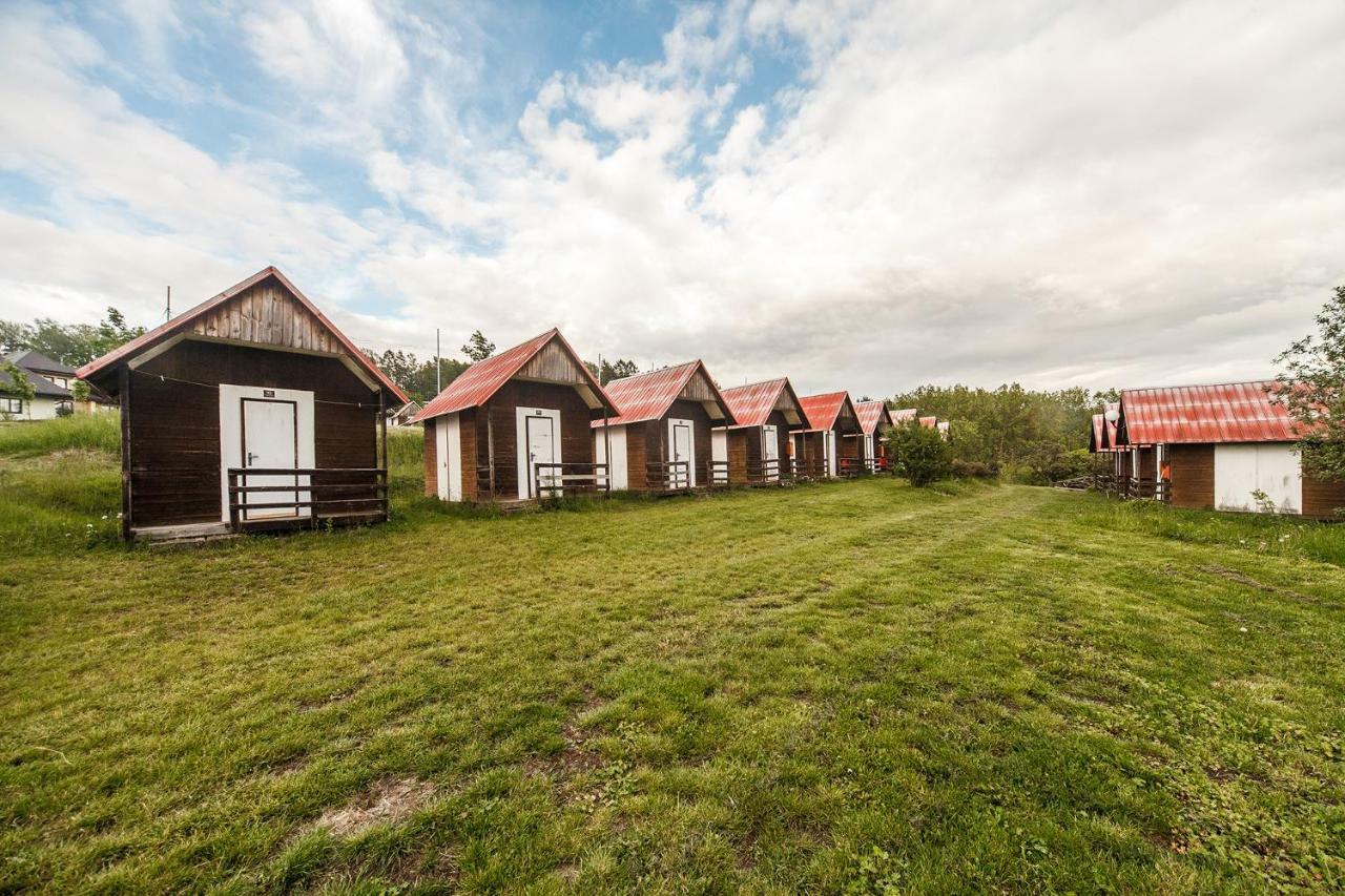 Camping V Raji - Palda Rovensko pod Troskami Buitenkant foto
